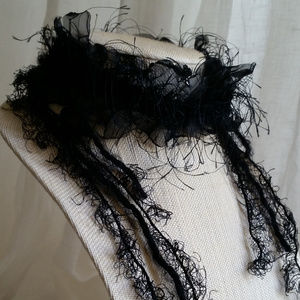 ~❤Black Velvet/Eyelash Trim Gothic Choker❤~